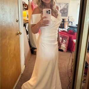 David’s Bridal Sz 10 crepe wedding dress